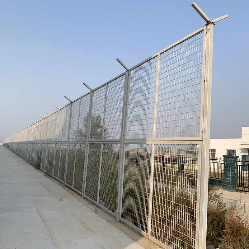 監(jiān)獄獄墻防攀爬隔離網(wǎng)圖片2 監(jiān)獄獄墻防攀爬隔離網(wǎng)圖片2