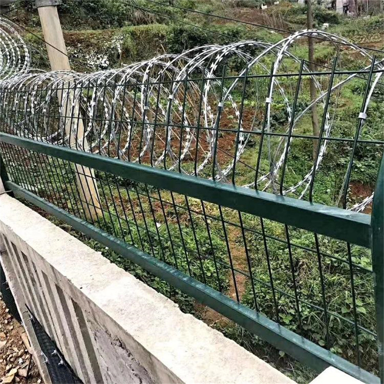 圍墻刀片刺繩圖片3 圍墻刀片刺繩圖片3