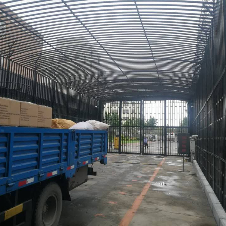 監(jiān)獄防攀爬密紋網(wǎng)圖片3 監(jiān)獄防攀爬密紋網(wǎng)圖片3