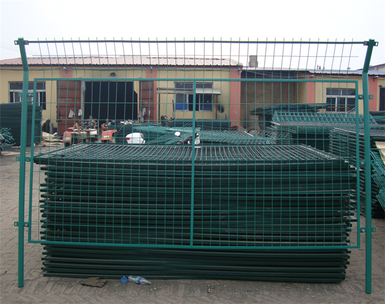 光伏電站護欄網圖片2