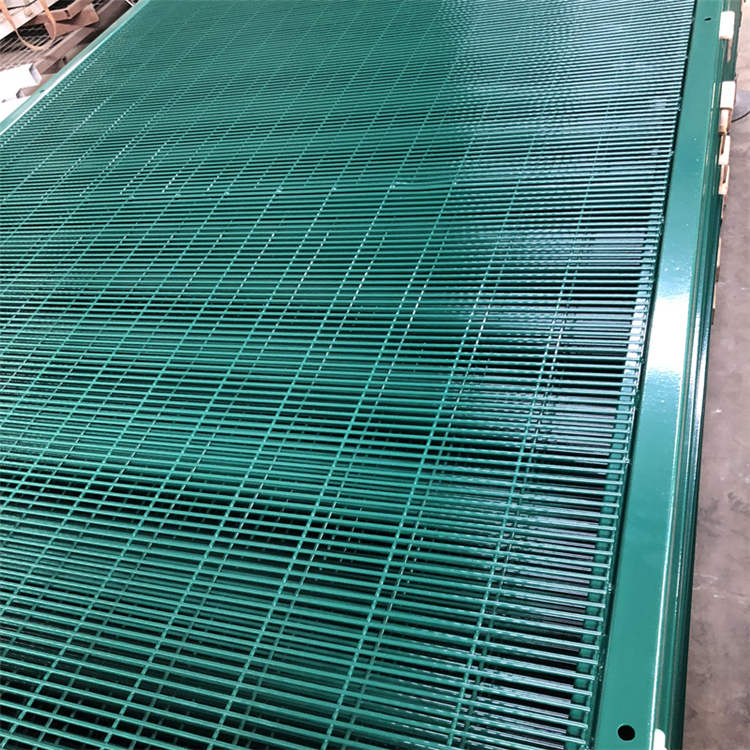 監(jiān)獄防攀爬隔離網墻圖片2 監(jiān)獄防攀爬隔離網墻圖片2