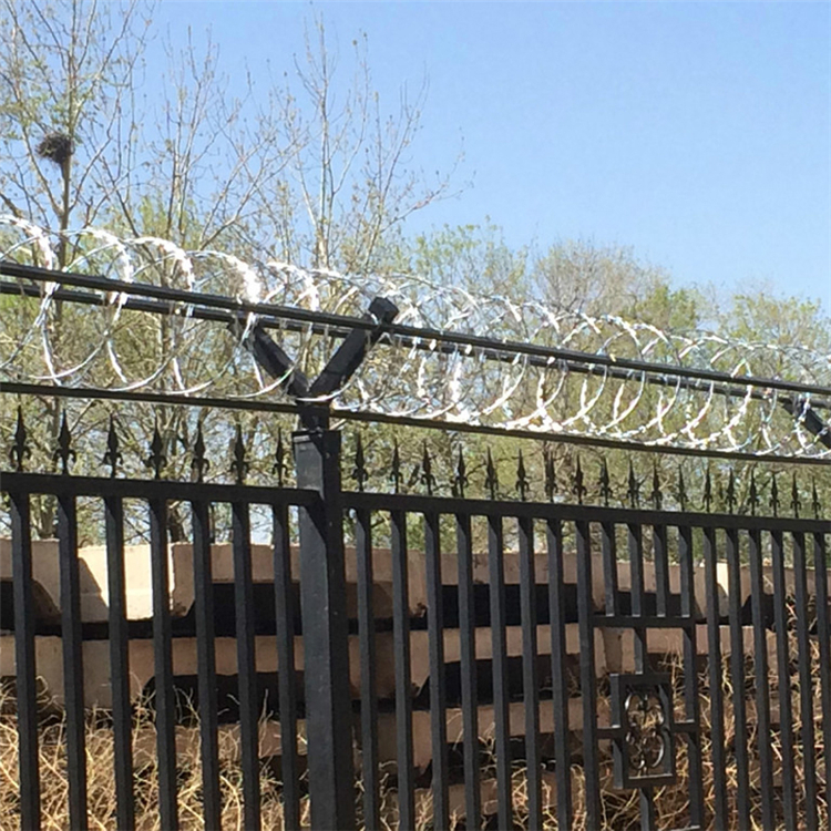 304不銹鋼刀片刺繩圖片3 304不銹鋼刀片刺繩圖片3