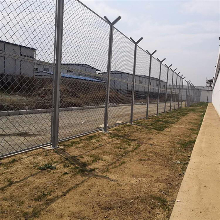 刀片隔離網墻圖片3 刀片隔離網墻圖片3