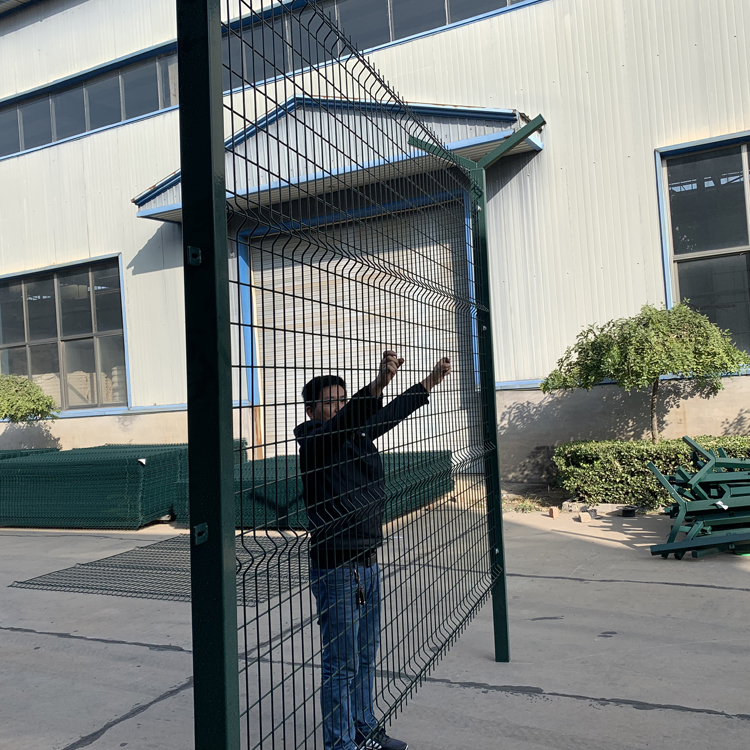 四川軍用機場圍界防護網圖片3 四川軍用機場圍界防護網圖片3