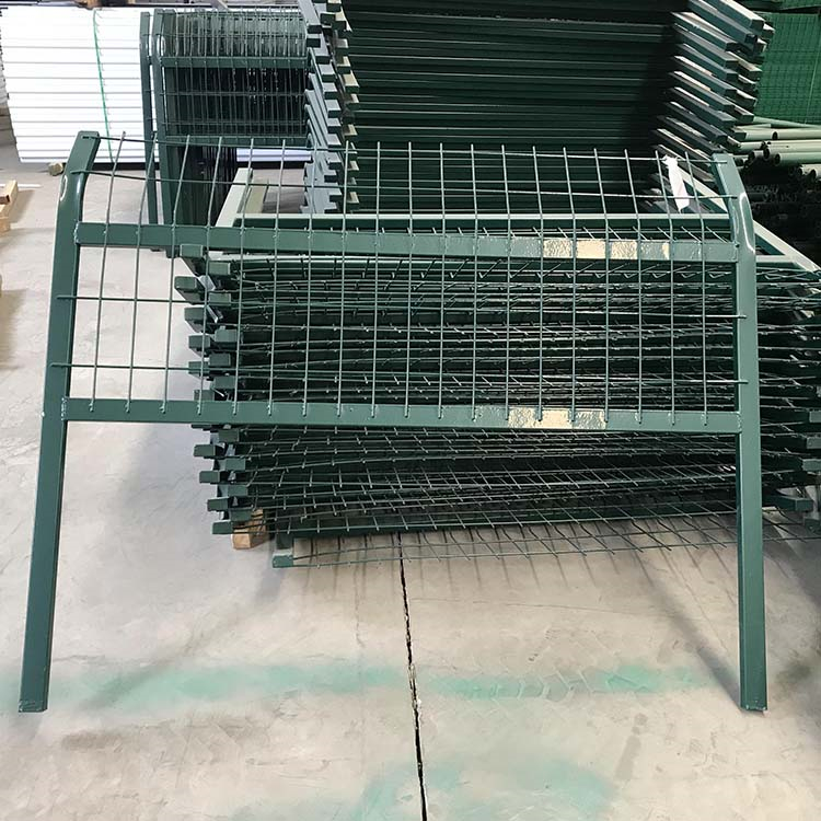 加高防護(hù)柵欄圖片4 加高防護(hù)柵欄圖片4