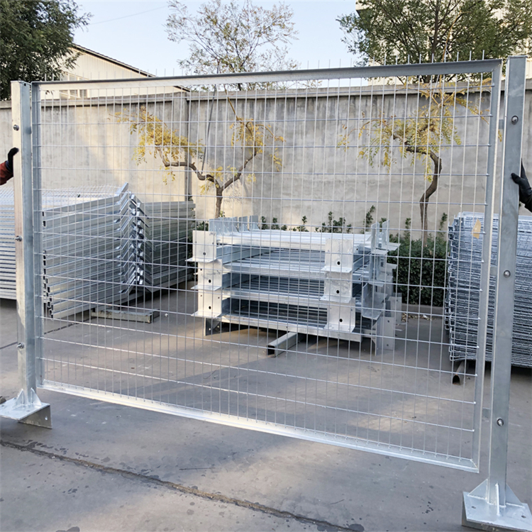 加高防護(hù)柵欄圖片3 加高防護(hù)柵欄圖片3