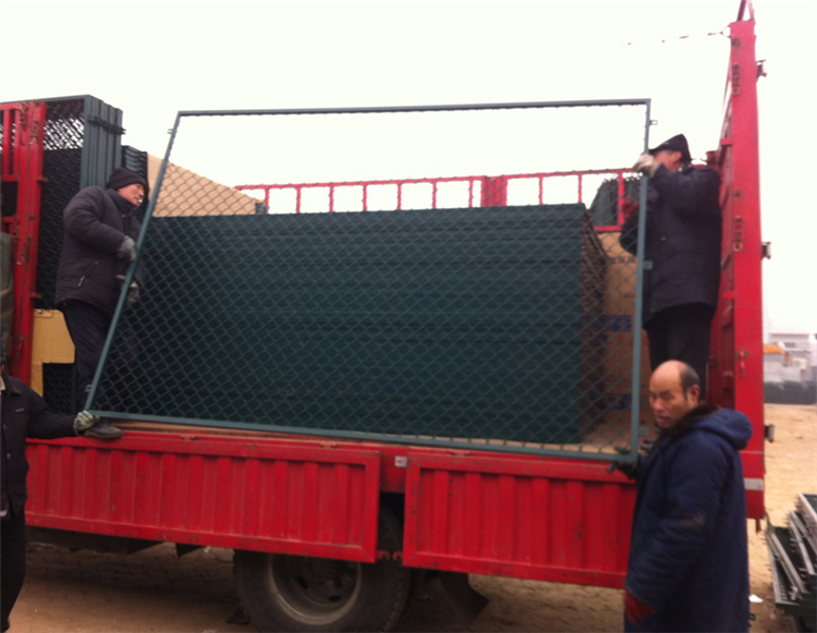 廣東4米高球場圍網(wǎng)圖片2