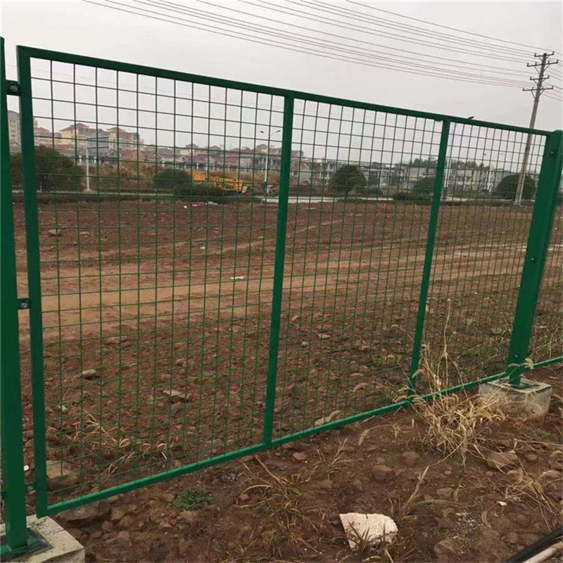 公路隔離網(wǎng)欄圖片2 公路隔離網(wǎng)欄圖片2