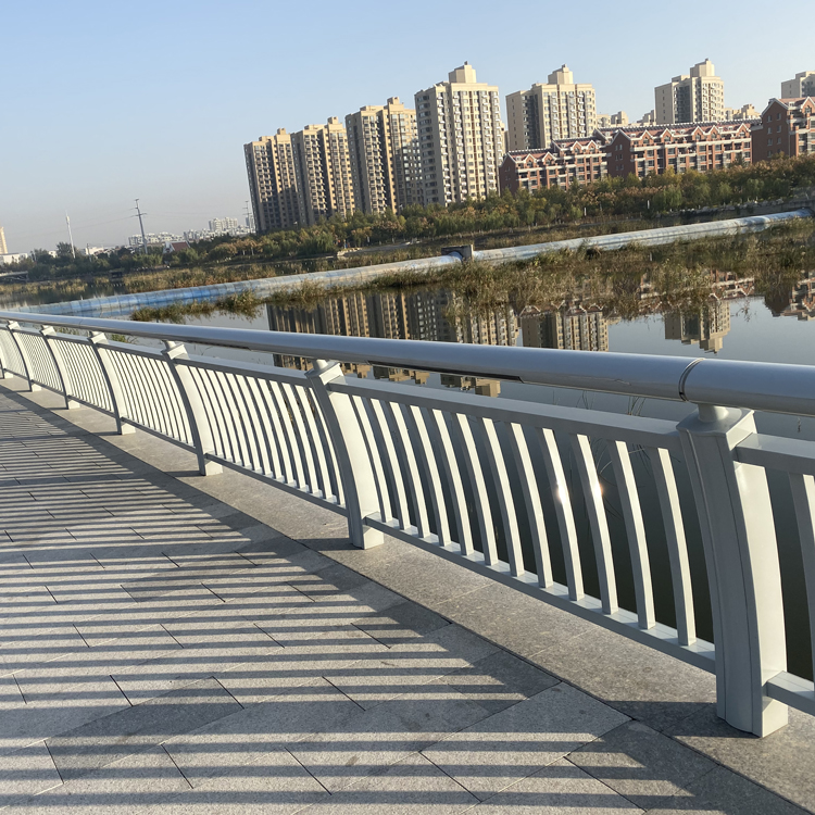 復(fù)合管河道護欄圖片4 復(fù)合管河道護欄圖片4