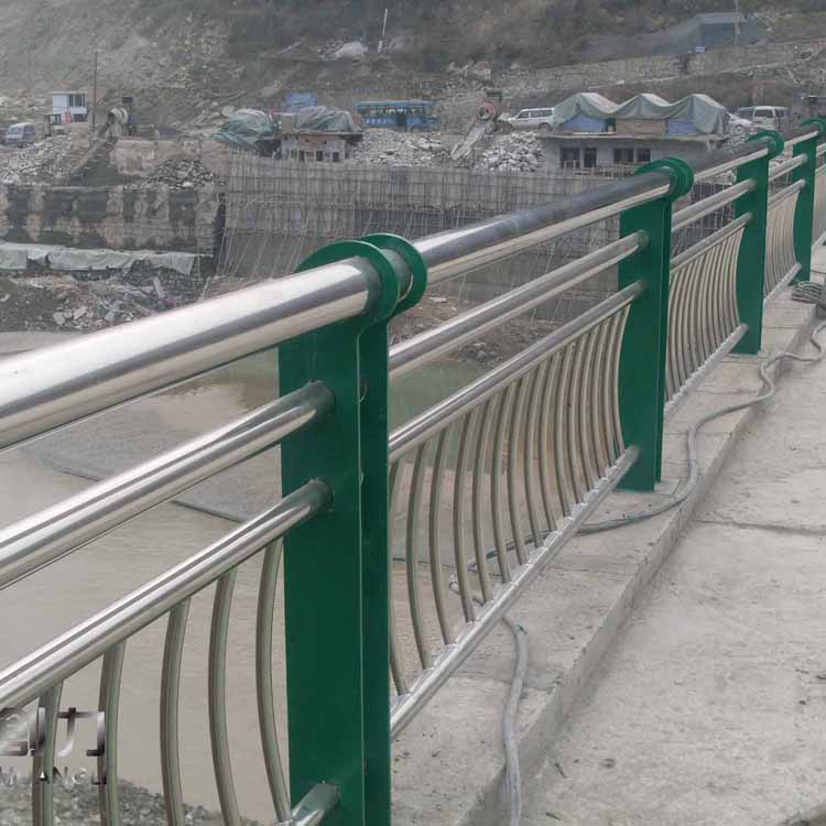 橋梁道路護欄圖片2 橋梁道路護欄圖片2