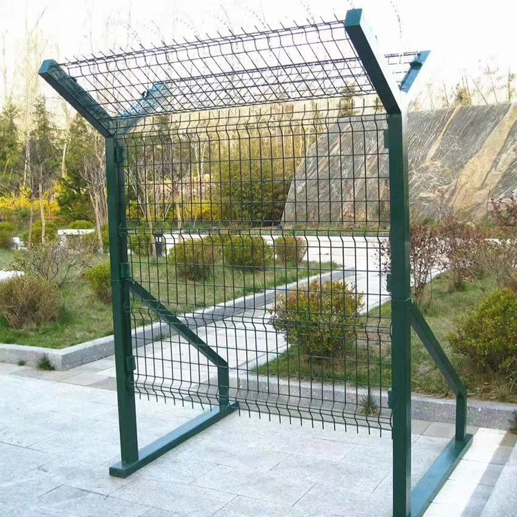 機(jī)場防護(hù)隔離網(wǎng)圖片3 機(jī)場防護(hù)隔離網(wǎng)圖片3