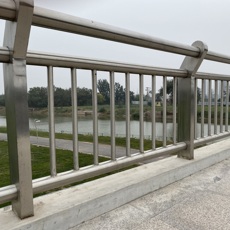 江蘇高速橋梁護欄圖片4 江蘇高速橋梁護欄圖片4