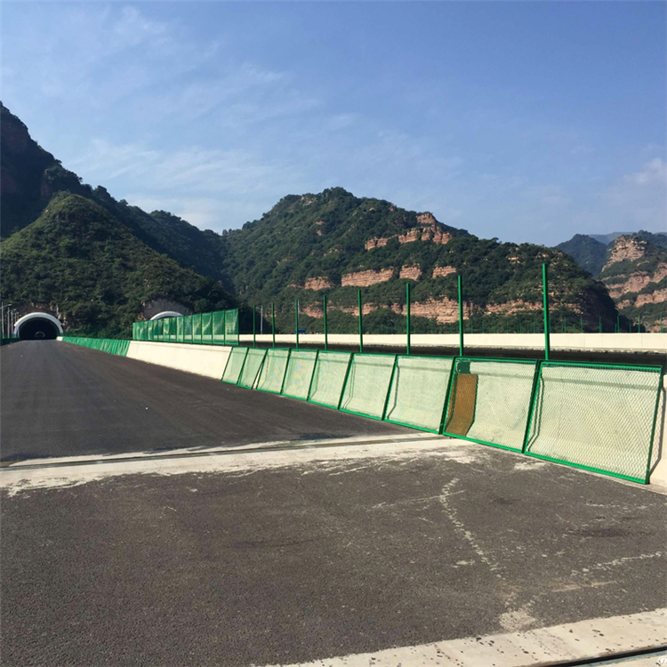 橋梁兩側(cè)隔離柵圖片4 橋梁兩側(cè)隔離柵圖片4