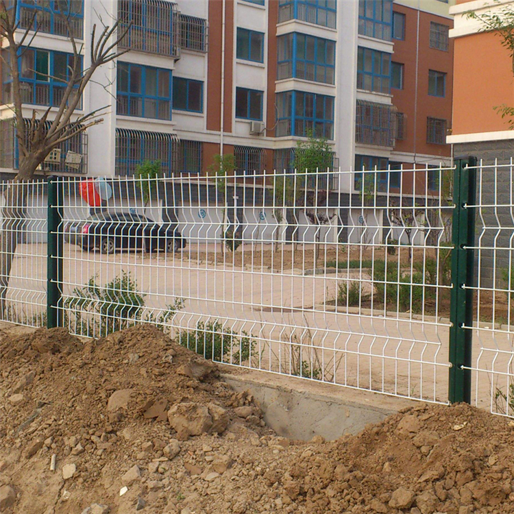 桃型柱加強折彎圍欄圖片4 桃型柱加強折彎圍欄圖片4