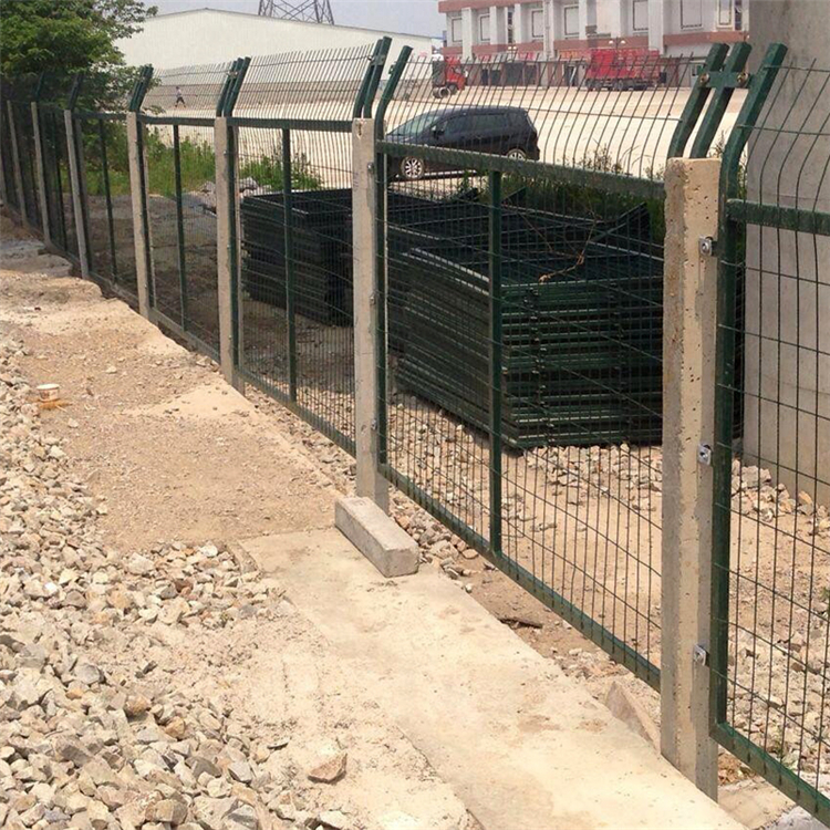 四川鐵路柵欄網片圖片3 四川鐵路柵欄網片圖片3