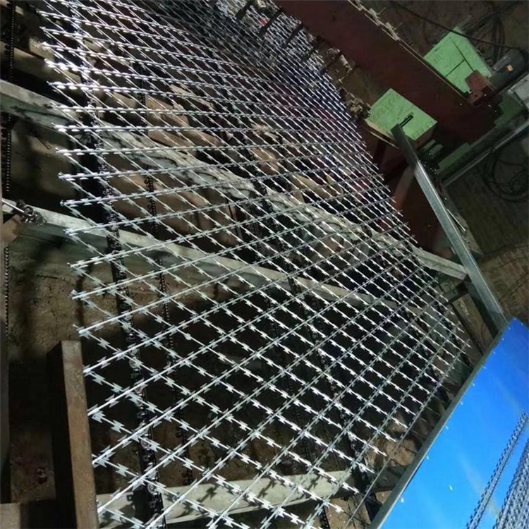 焊接刀片鐵絲網