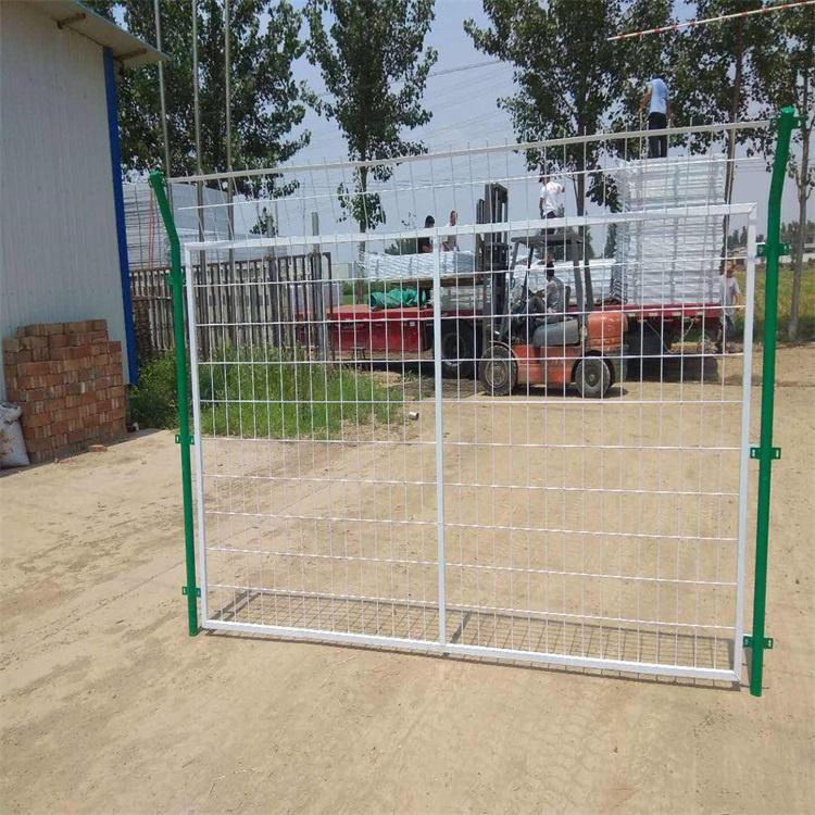 四川光伏太陽能發電設施隔離防護網圖片3 四川光伏太陽能發電設施隔離防護網圖片3