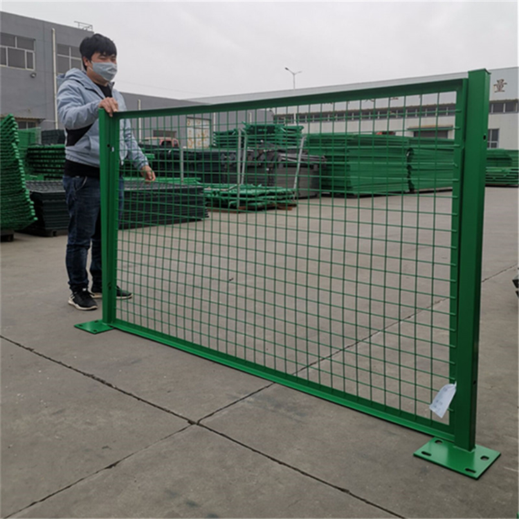 寧夏道路隔離網案例圖片3 寧夏道路隔離網案例圖片3