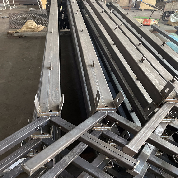 機(jī)場(chǎng)隔離柵生產(chǎn)工序圖片4 機(jī)場(chǎng)隔離柵生產(chǎn)工序圖片4