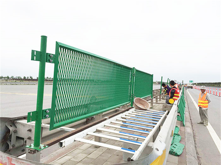 公路護欄網圖片3 公路護欄網圖片3