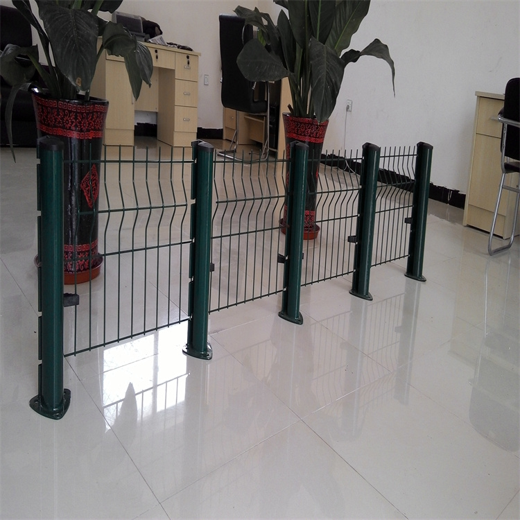 圈地圈山、防山護林的金屬隔離網圖片3 圈地圈山、防山護林的金屬隔離網圖片3