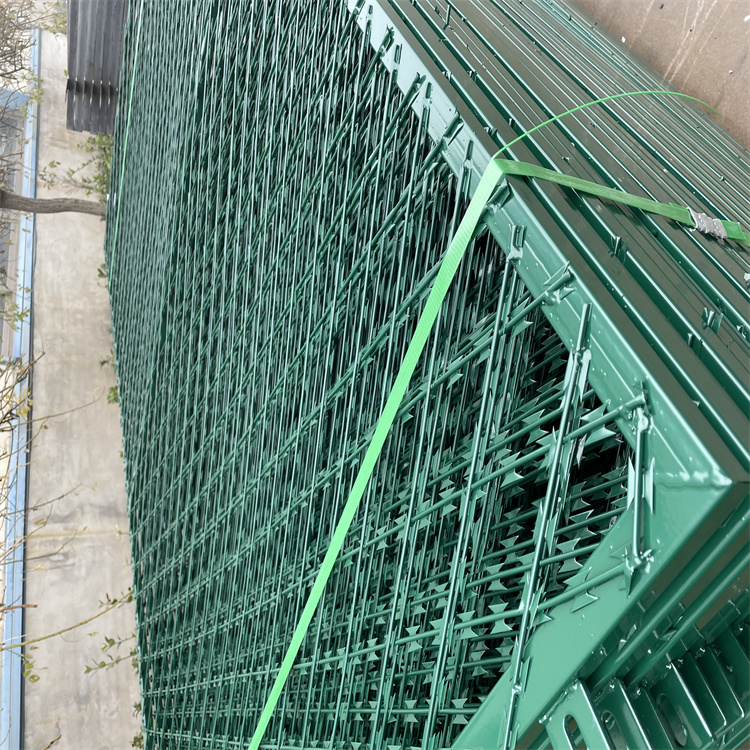 新疆監獄金屬封閉隔離網圖片2 新疆監獄金屬封閉隔離網圖片2