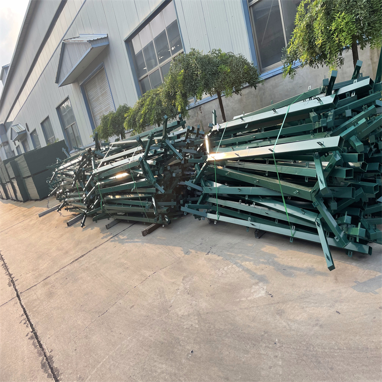 飛機場隔離柵圍界工程案例圖片3 飛機場隔離柵圍界工程案例圖片3