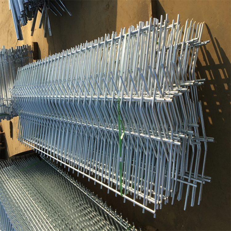 鐵路熱鍍鋅防爬刺價(jià)格差距巨大圖片3 鐵路熱鍍鋅防爬刺價(jià)格差距巨大圖片3