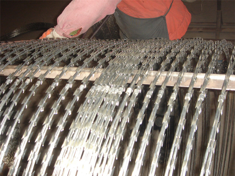 機(jī)場刀刺網(wǎng)更換項(xiàng)目圖片4