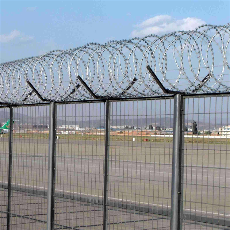 機(jī)場(chǎng)桃型柱護(hù)欄網(wǎng)圍界介紹圖片2 機(jī)場(chǎng)桃型柱護(hù)欄網(wǎng)圍界介紹圖片2