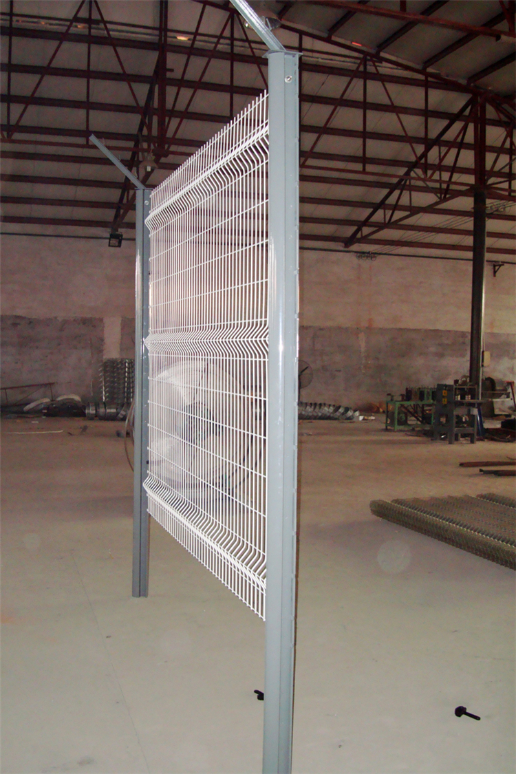 機(jī)場(chǎng)桃型柱護(hù)欄網(wǎng)圍界介紹圖片6