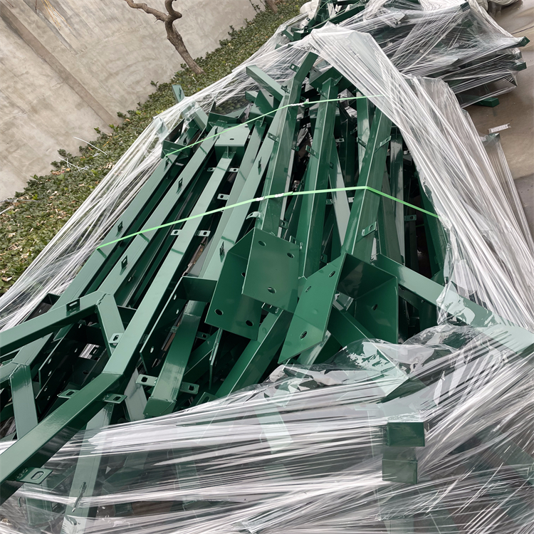 監獄焊接刀片隔離網生產流程圖片3 監獄焊接刀片隔離網生產流程圖片3