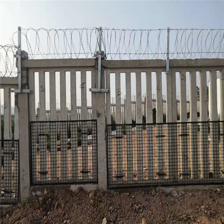 鐵路熱鍍鋅防爬刺價(jià)格多少圖片6 鐵路熱鍍鋅防爬刺價(jià)格多少圖片6