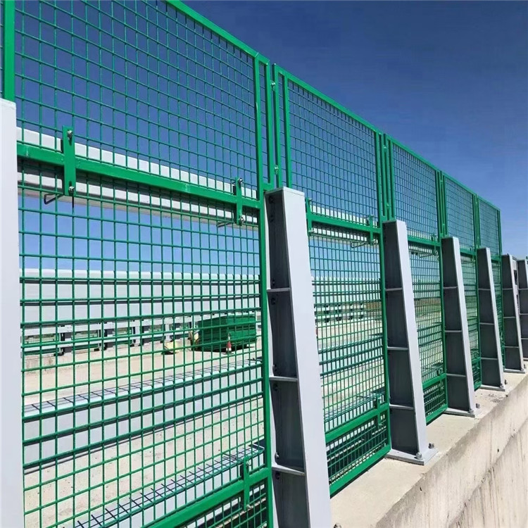 金屬鐵絲網護欄應用場所圖片4 金屬鐵絲網護欄應用場所圖片4