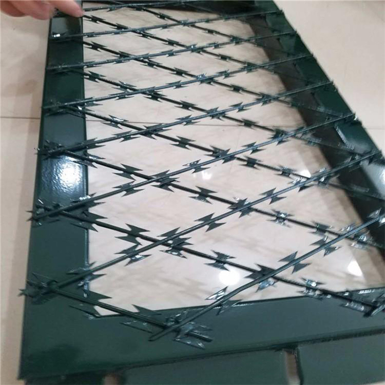 福建監獄看守所焊接刀片隔離網生產圖樣圖片3 福建監獄看守所焊接刀片隔離網生產圖樣圖片3