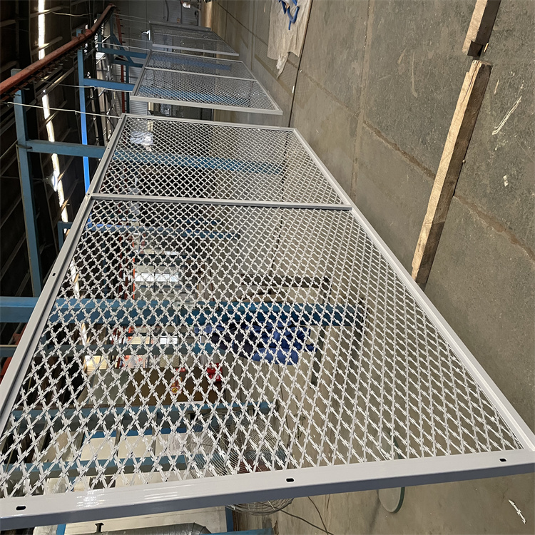 福建監獄看守所焊接刀片隔離網生產圖樣圖片5 福建監獄看守所焊接刀片隔離網生產圖樣圖片5