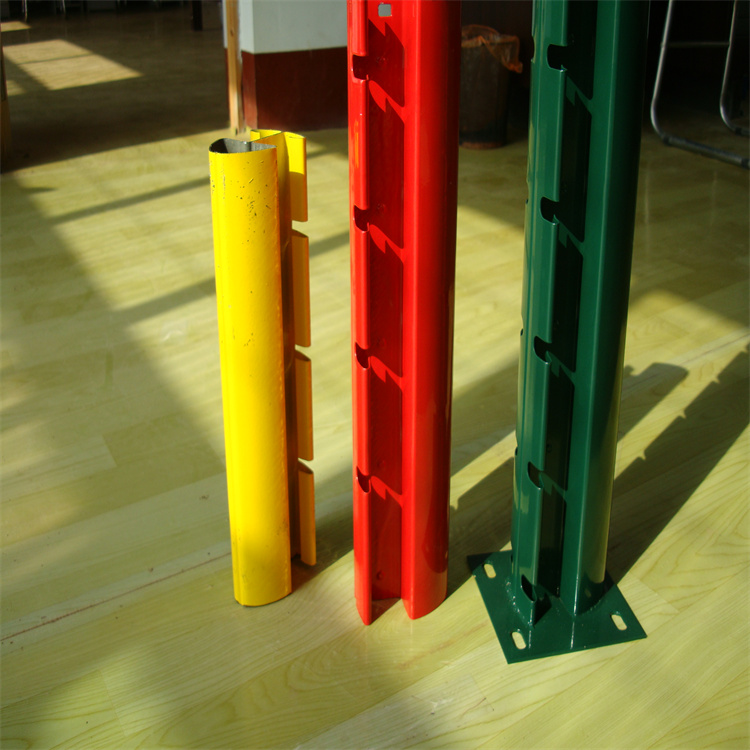 戰斧式立柱廠區隔離網圍欄圖片4 戰斧式立柱廠區隔離網圍欄圖片4