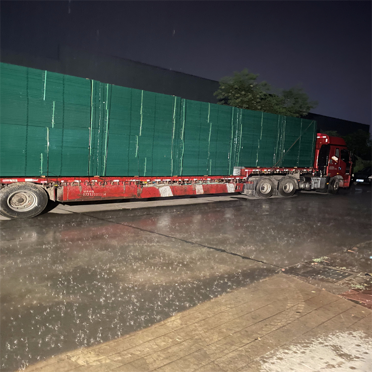 機場隔離鐵絲網圍界工程圖片3 機場隔離鐵絲網圍界工程圖片3