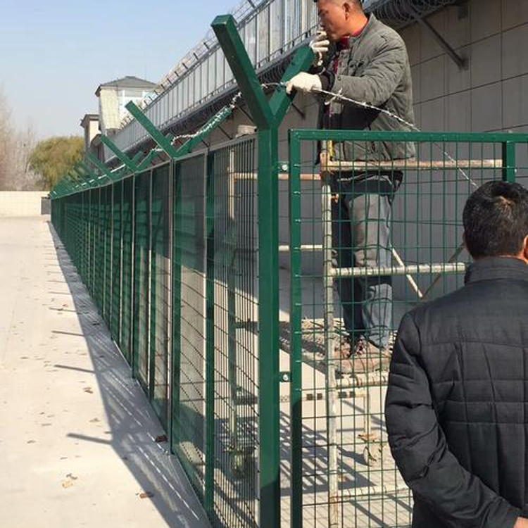 監(jiān)獄外墻金屬隔離網(wǎng)安裝示意圖圖片5 監(jiān)獄外墻金屬隔離網(wǎng)安裝示意圖圖片5