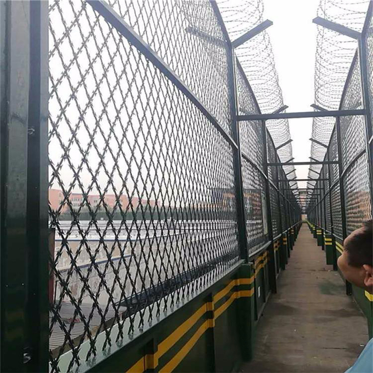 監(jiān)獄焊接刀片隔離網(wǎng)不銹鋼刀刺圖片2 監(jiān)獄焊接刀片隔離網(wǎng)不銹鋼刀刺圖片2