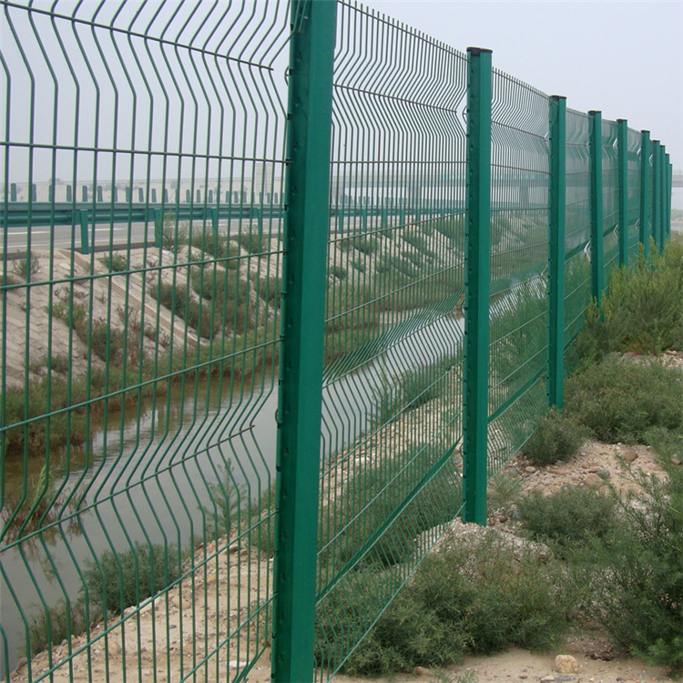 福建桃型柱景觀園區(qū)金屬隔離網(wǎng)圖片3 福建桃型柱景觀園區(qū)金屬隔離網(wǎng)圖片3