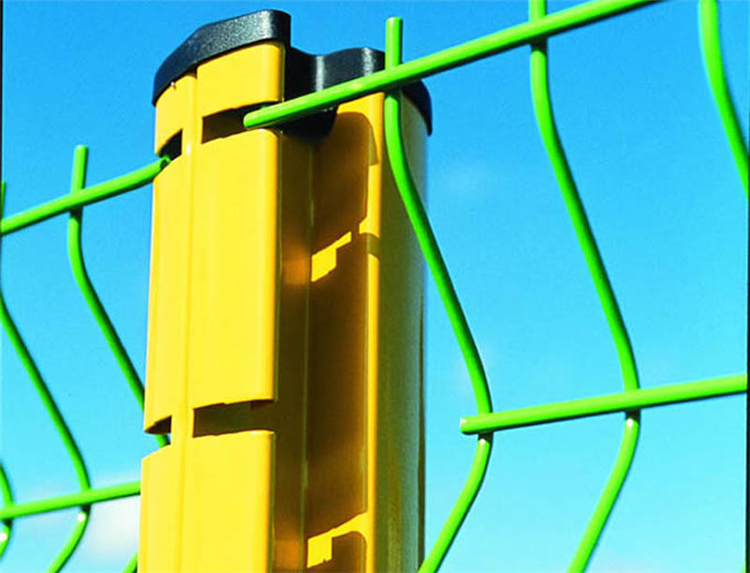 三折彎桃型柱隔離網(wǎng)現(xiàn)貨圖片6 三折彎桃型柱隔離網(wǎng)現(xiàn)貨圖片6