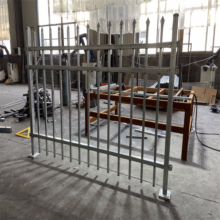 鐵藝鋅鋼圍墻柵欄圖片3 鐵藝鋅鋼圍墻柵欄圖片3