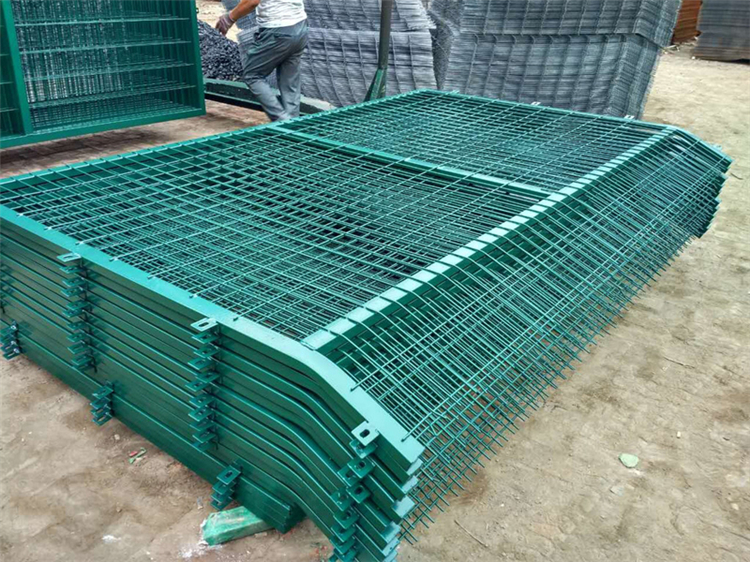 鐵路金屬柵欄網片圖片4 鐵路金屬柵欄網片圖片4